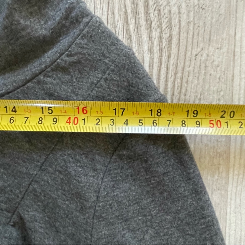Grey Hoodie w/ Patterned Hood and Red Drawstrings-Roots-Size S - Picture 4 of 6